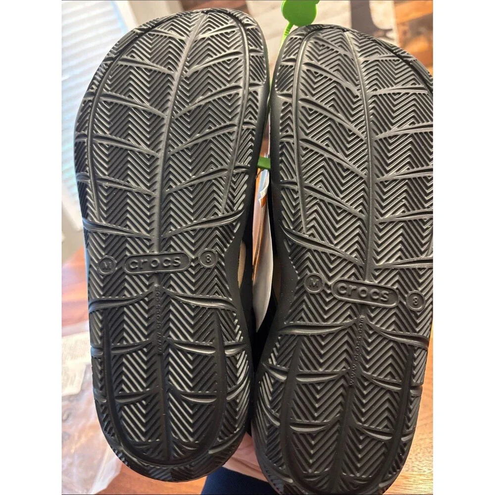 NWT New Crocs Black Swiftwater Wave Water Sandals Men Size 8